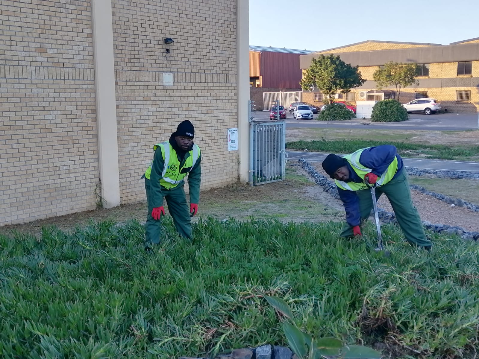 9c762559-6ea8-418f-b1da-ee3d8cd40a7d